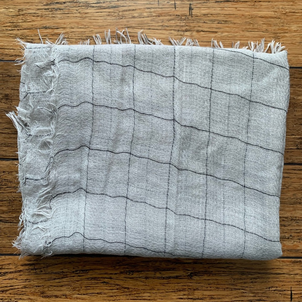 Grey and Black Box Pattern Fringe Scarf